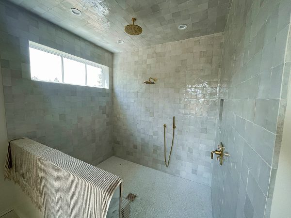 Classic design dream home pool shower